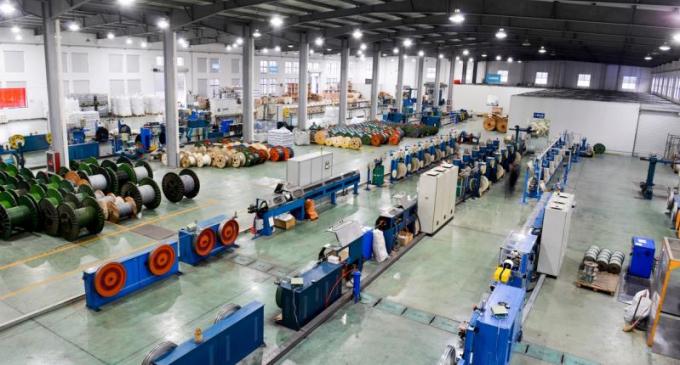 ADSS GYXTW Cabos de fibra ópticaCablos ópticos para exterior de modo únicoCablos ópticos MDPE de 24 núcleosCablos ópticos 14