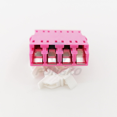 Adaptador cor-de-rosa da fibra ótica do quadrilátero do LC OM4 com auto obturador 850nm