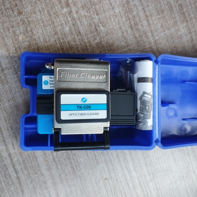 Kit de cortador de fibra óptica de alta precisão para corte de fibra nua de 9-16 mm ≤ 0,5° ângulo de corte